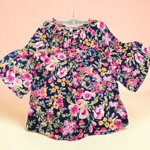 Floral Top - Lighweight Bell  3/4 Sleeves Small